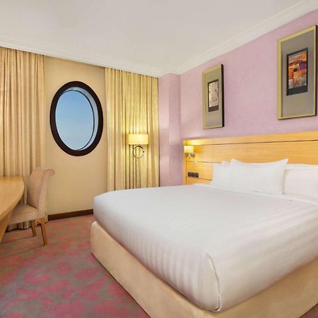 Doubletree By Hilton Dhahran Hotel Al Khobar Exterior photo