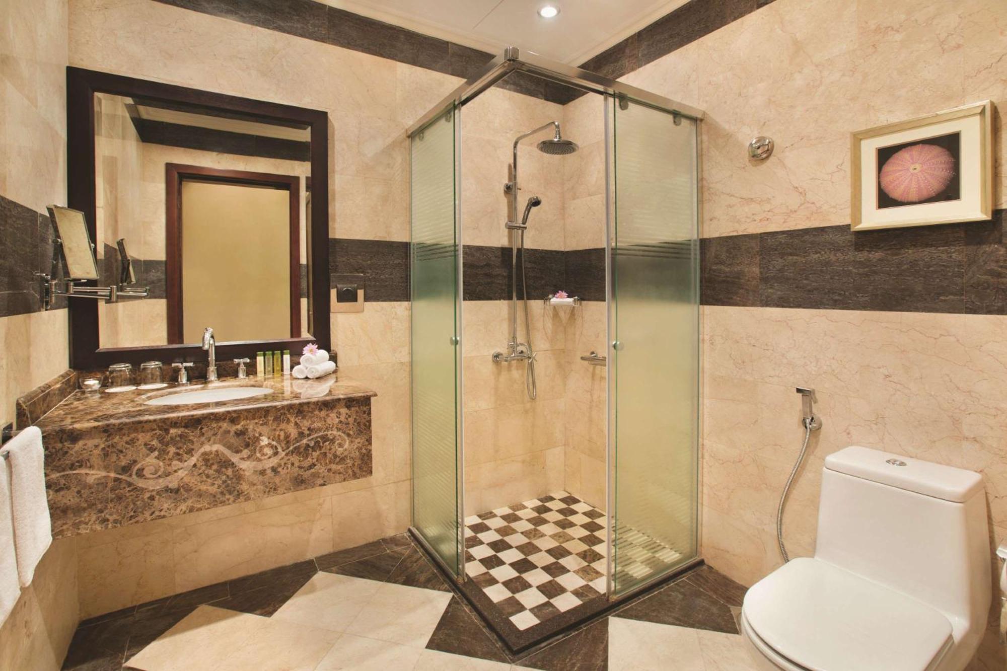 Doubletree By Hilton Dhahran Hotel Al Khobar Exterior photo