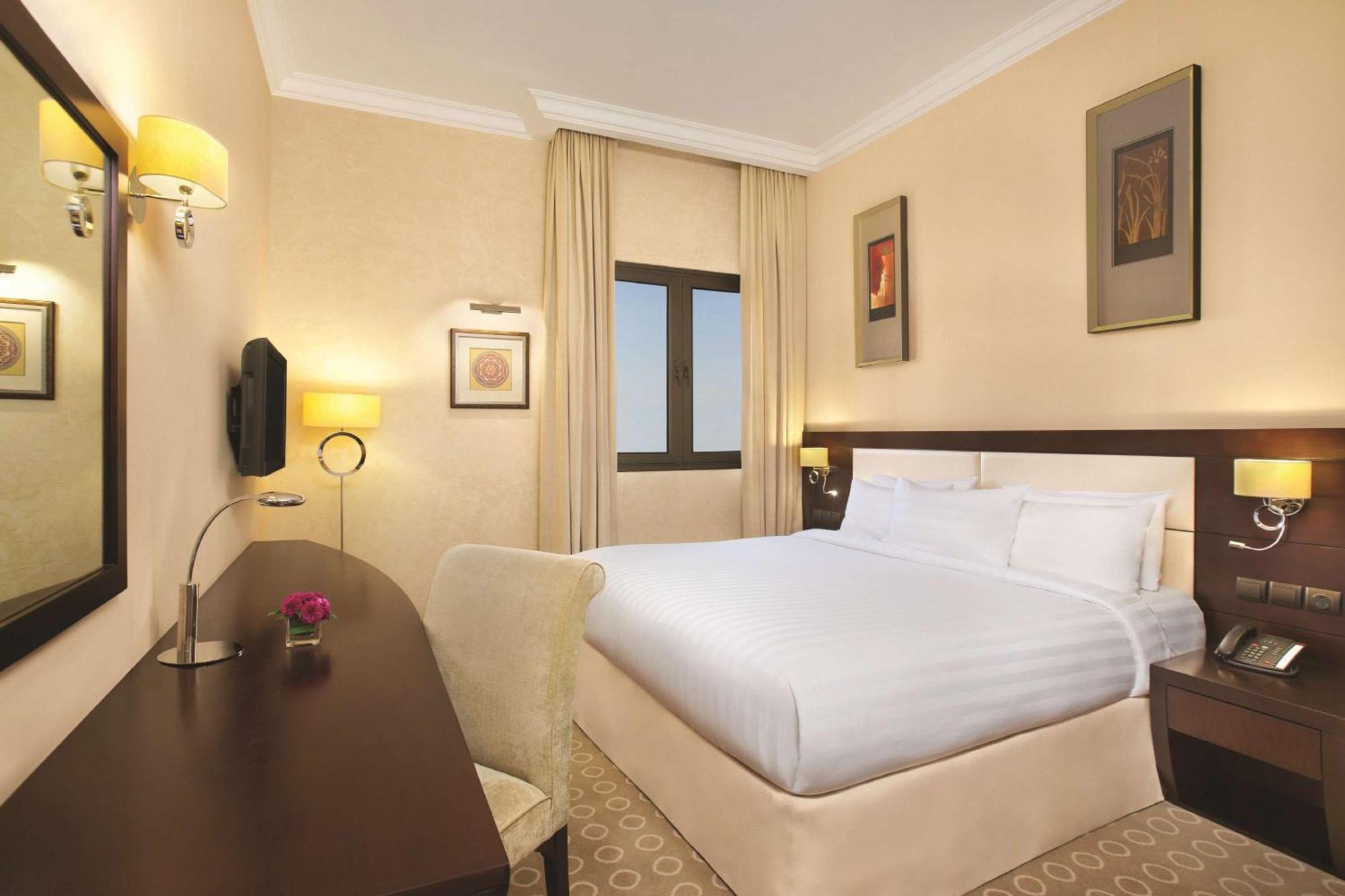 Doubletree By Hilton Dhahran Hotel Al Khobar Exterior photo