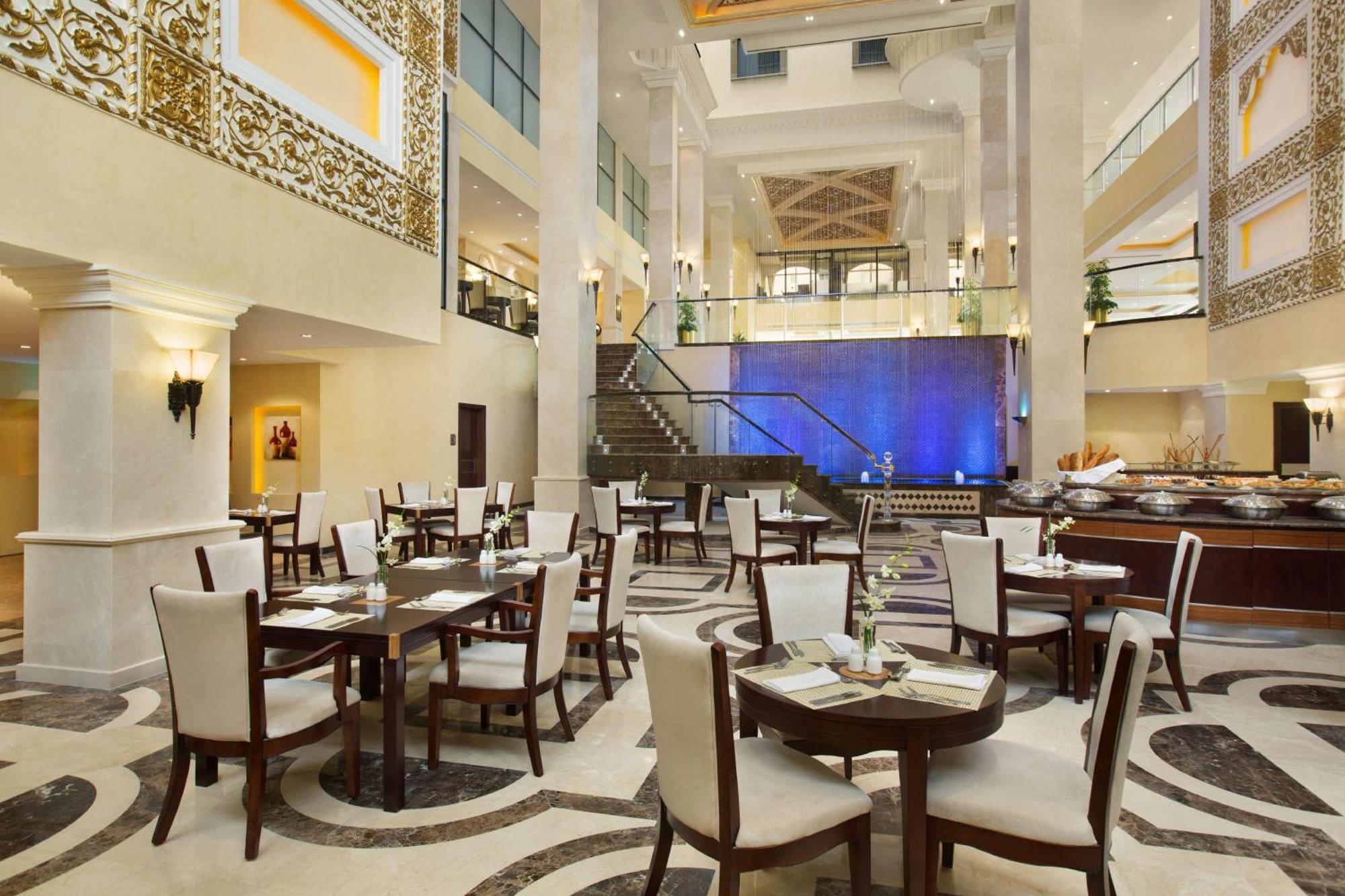 Doubletree By Hilton Dhahran Hotel Al Khobar Exterior photo