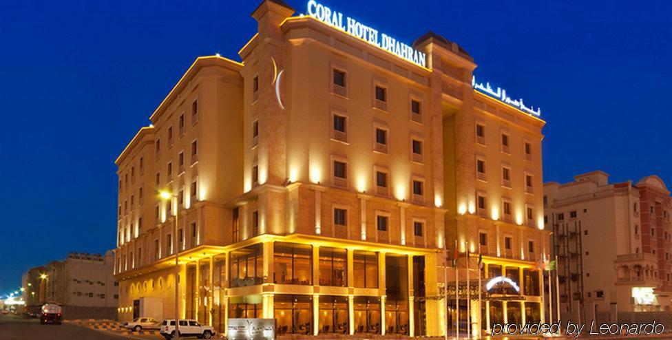 Doubletree By Hilton Dhahran Hotel Al Khobar Exterior photo