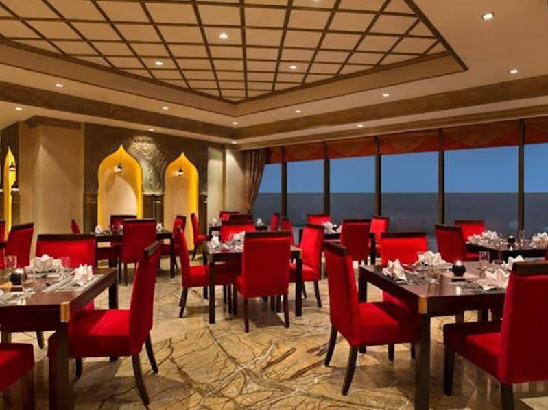 Doubletree By Hilton Dhahran Hotel Al Khobar Exterior photo